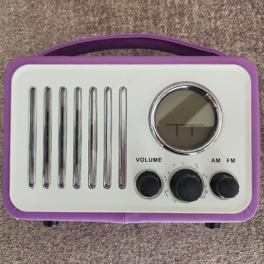 Retro Portable Plug in Radio
